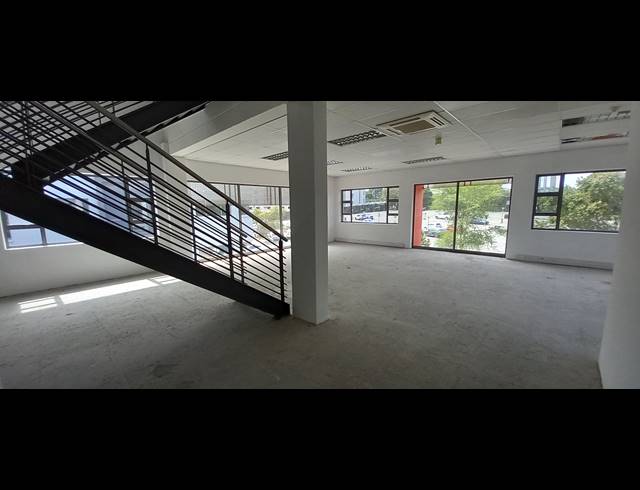 235M² OFFICE TO LET IN BRYANSTON